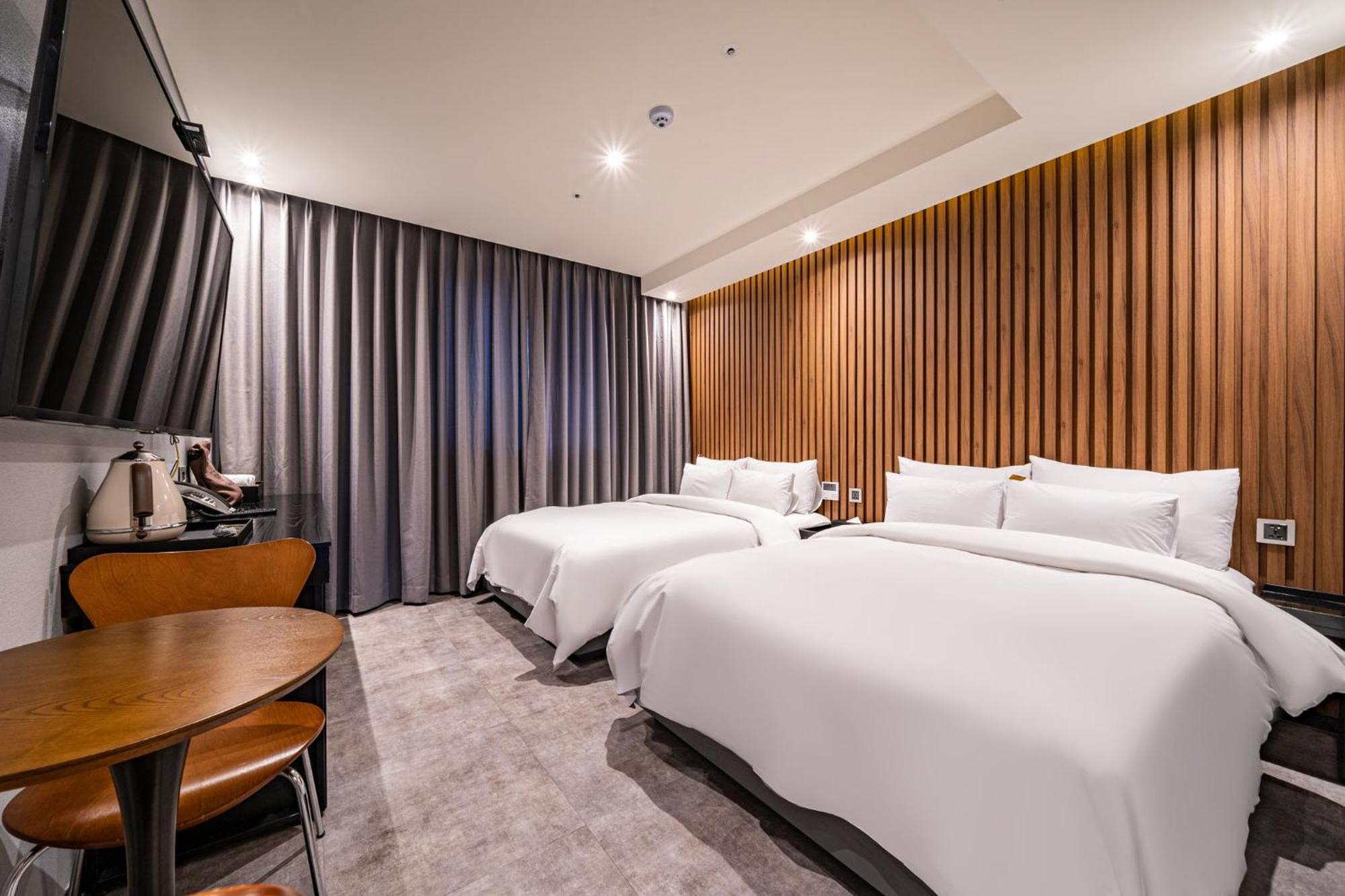 Sokcho Business Hotel Camel Екстериор снимка